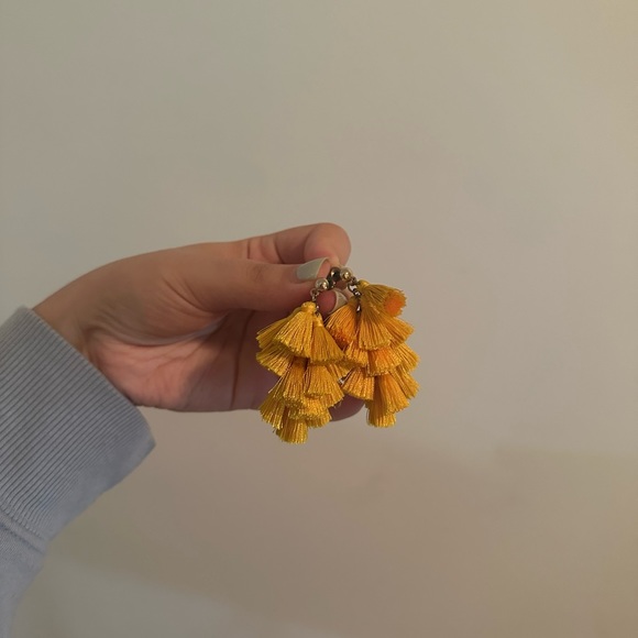 Fun summer earrings from Zara 💛🌻 - Picture 1 of 2